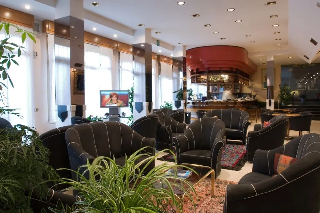 Grand Hotel Ambasciatori Wellness & Spa Chianciano Terme 4*,