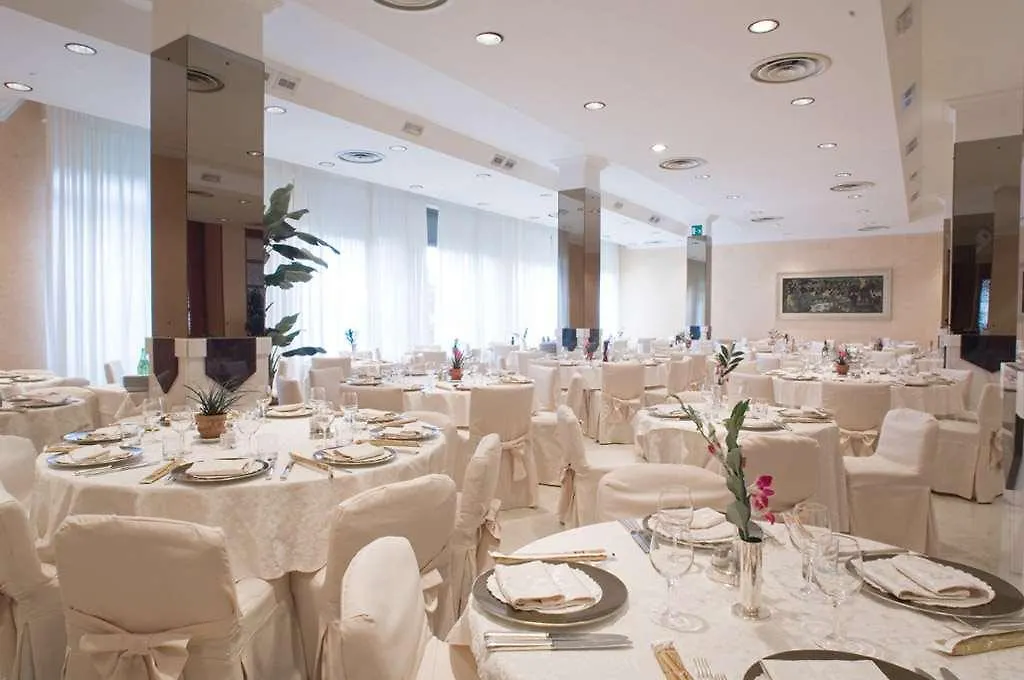 Grand Hotel Ambasciatori Wellness & Spa Chianciano Terme 4*,